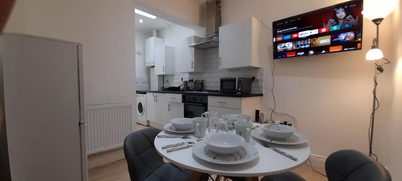 Comfy Fenia Stay London Ngoại thất bức ảnh