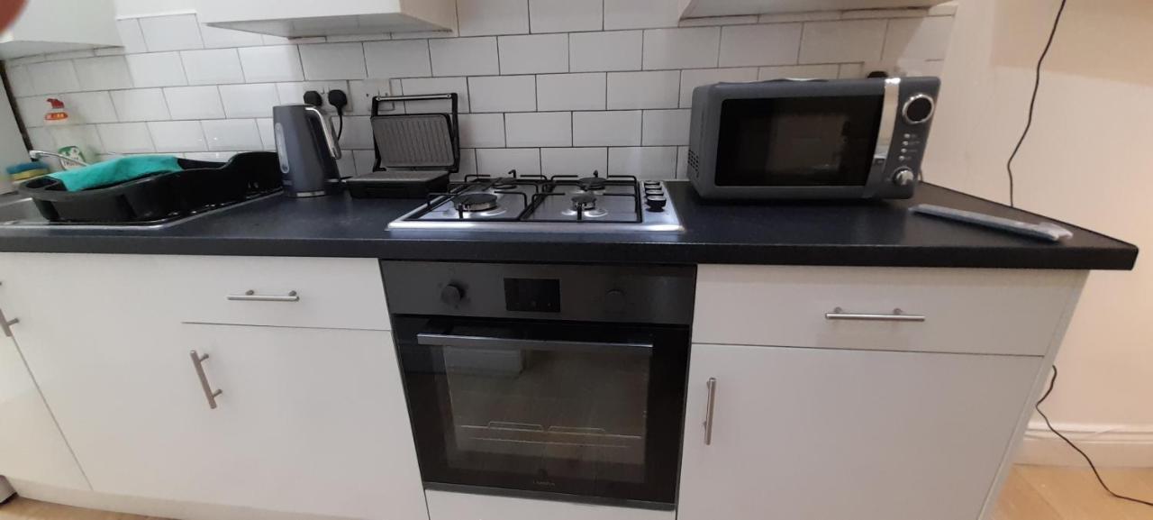 Comfy Fenia Stay London Ngoại thất bức ảnh