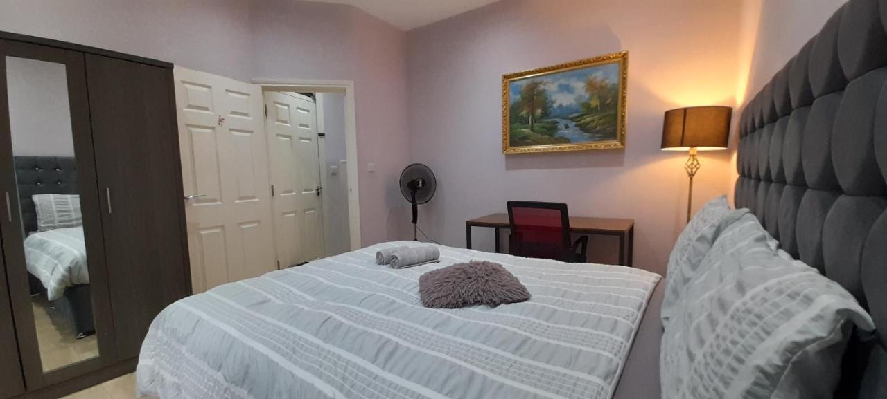 Comfy Fenia Stay London Ngoại thất bức ảnh
