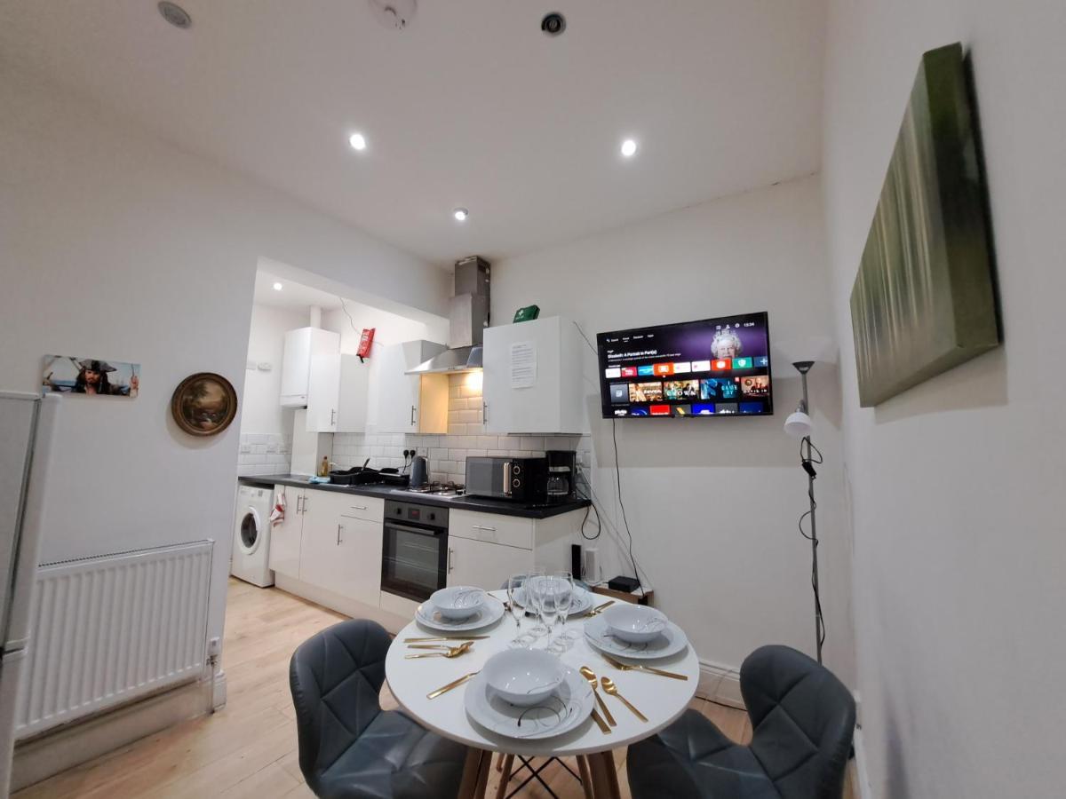 Comfy Fenia Stay London Ngoại thất bức ảnh