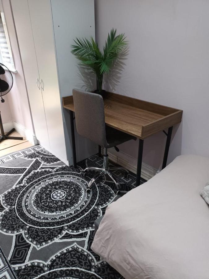 Comfy Fenia Stay London Ngoại thất bức ảnh