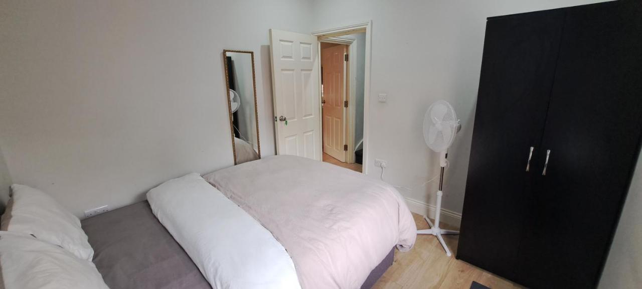 Comfy Fenia Stay London Ngoại thất bức ảnh