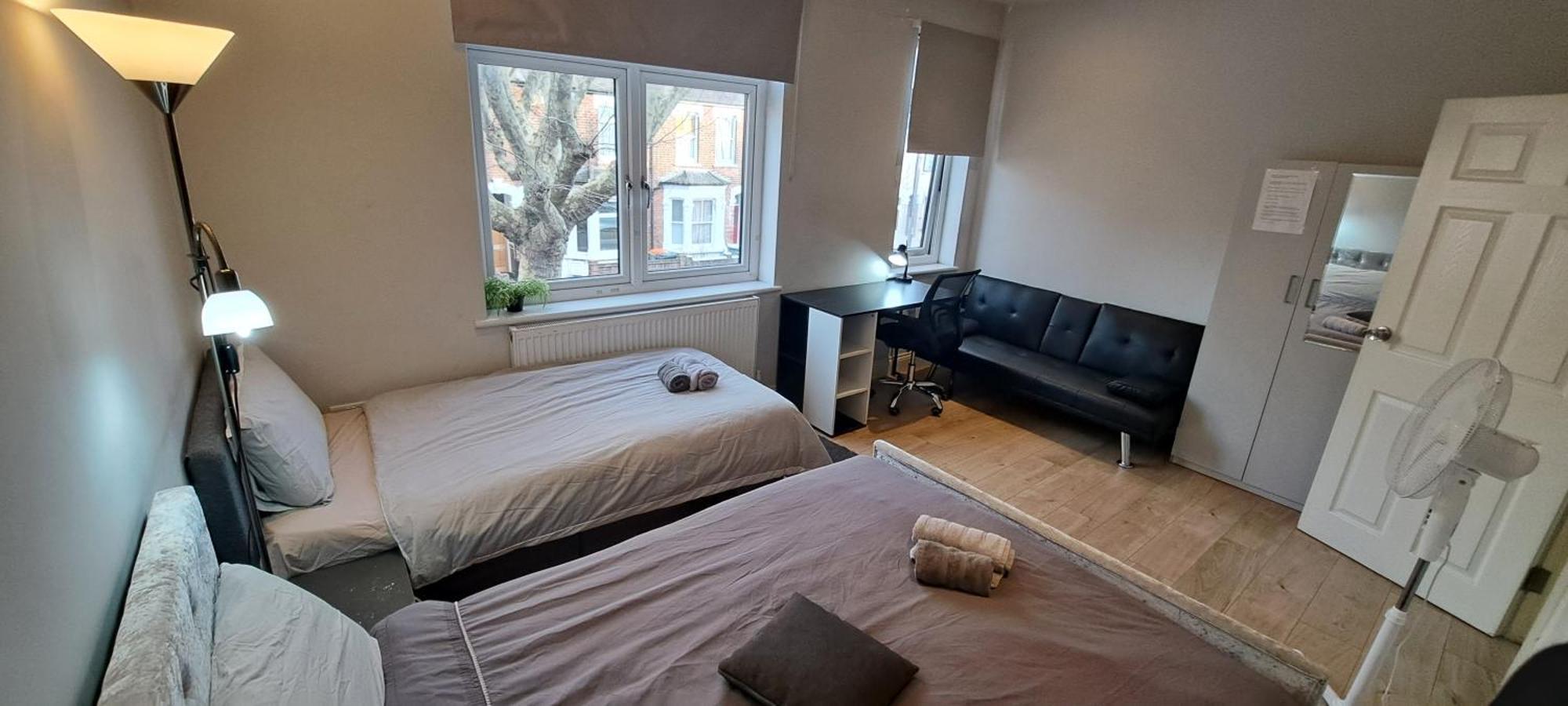 Comfy Fenia Stay London Ngoại thất bức ảnh