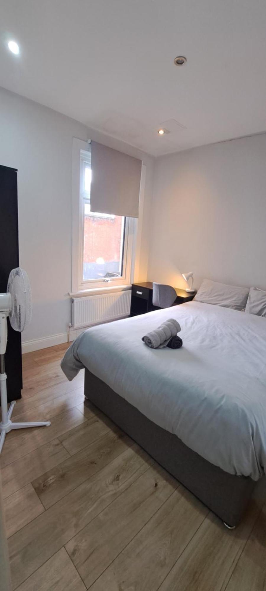 Comfy Fenia Stay London Phòng bức ảnh