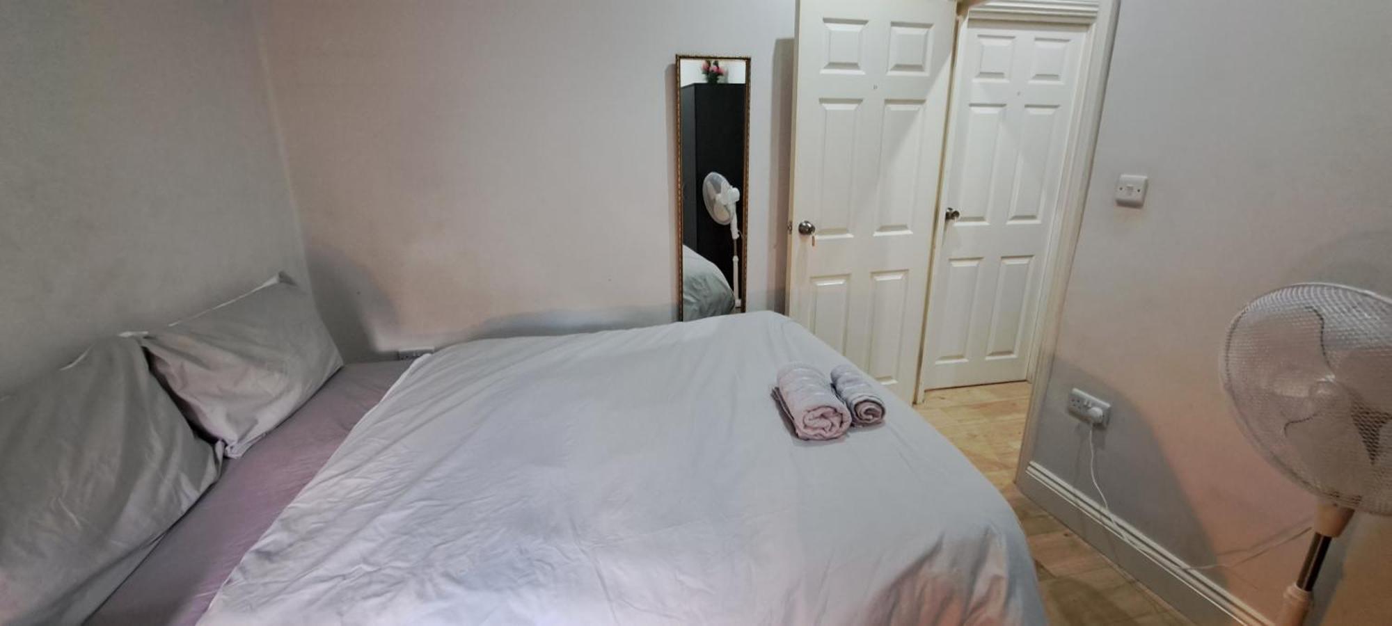 Comfy Fenia Stay London Ngoại thất bức ảnh