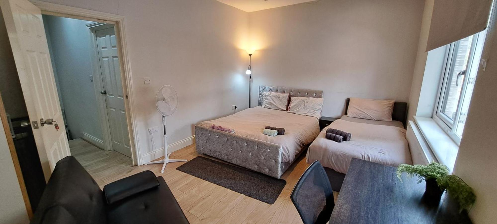 Comfy Fenia Stay London Phòng bức ảnh