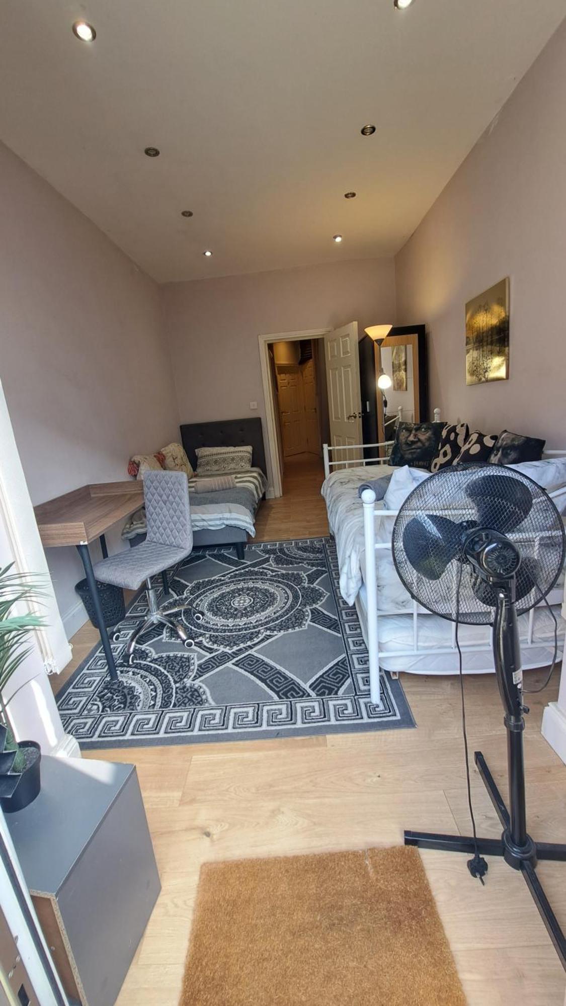 Comfy Fenia Stay London Ngoại thất bức ảnh