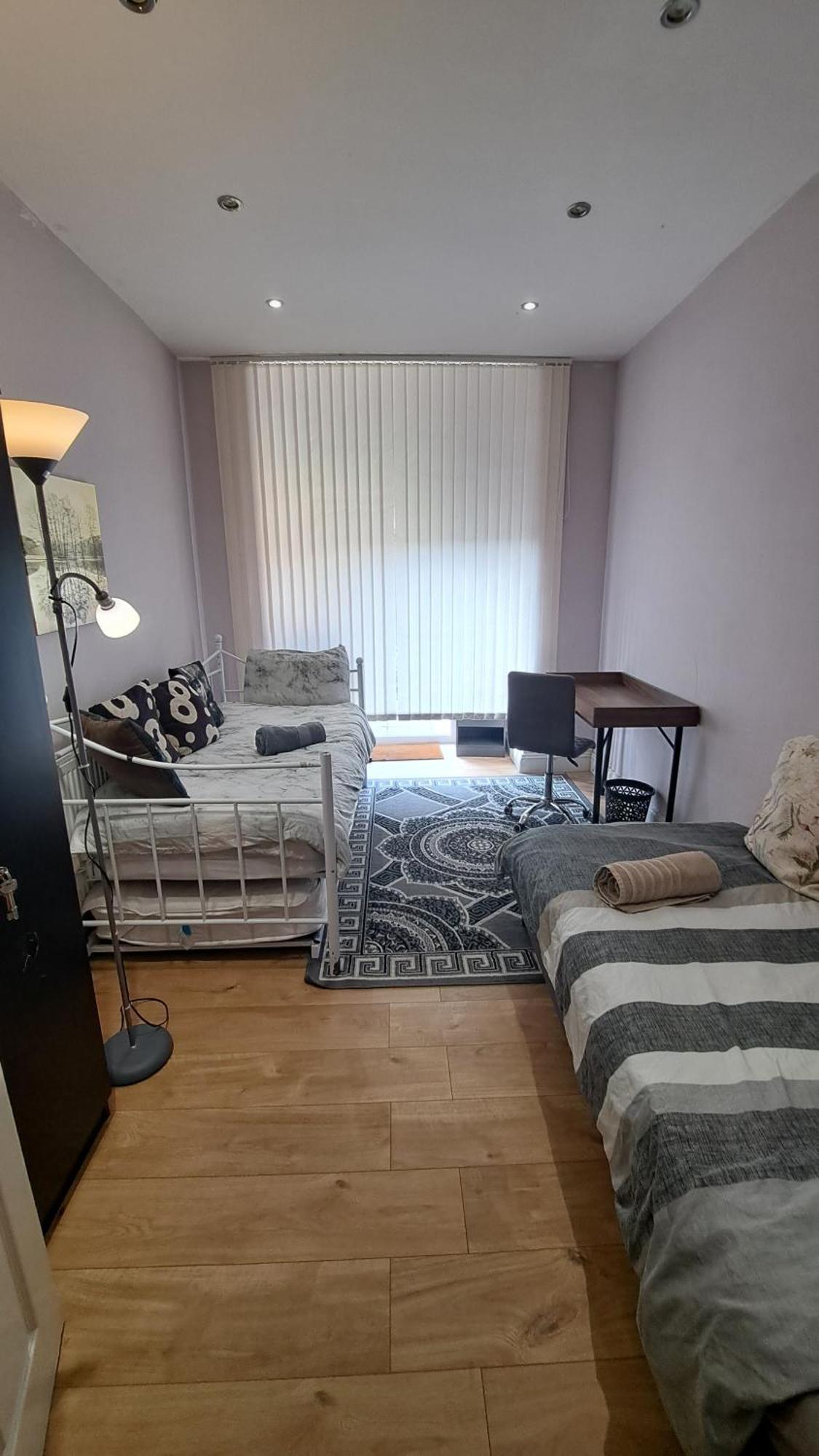 Comfy Fenia Stay London Ngoại thất bức ảnh